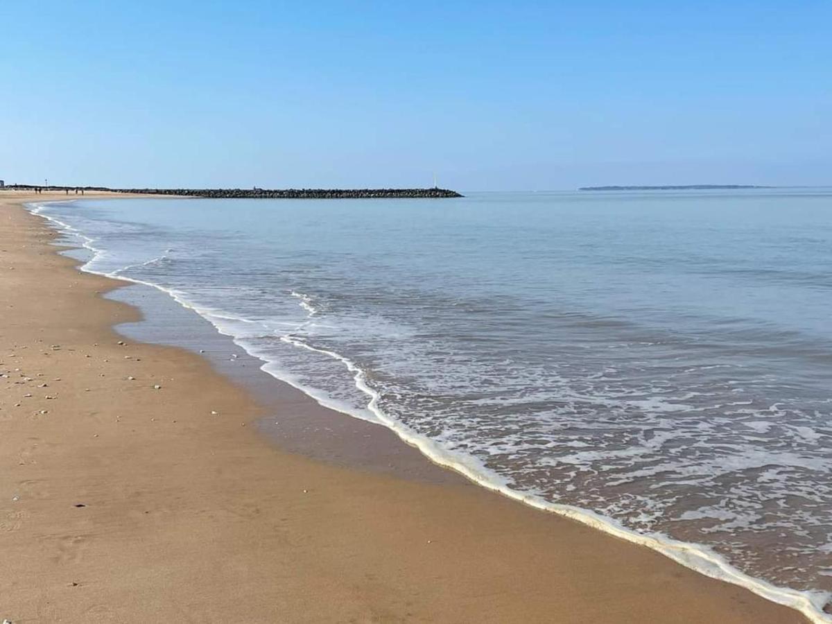 Duplex 3 Pieces A Deux Pas De La Plage Avec Parking - 4 Pers - Fr-1-706-16 シャトライヨン・プラージュ エクステリア 写真